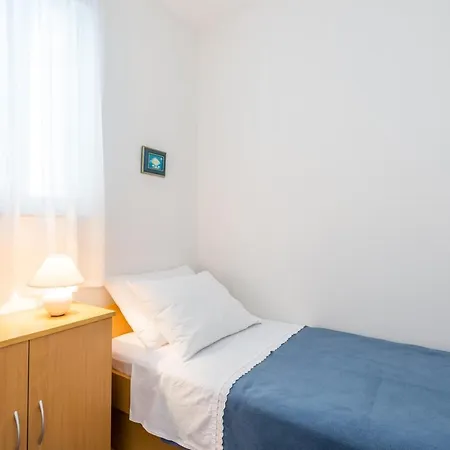 Apartment Lena *